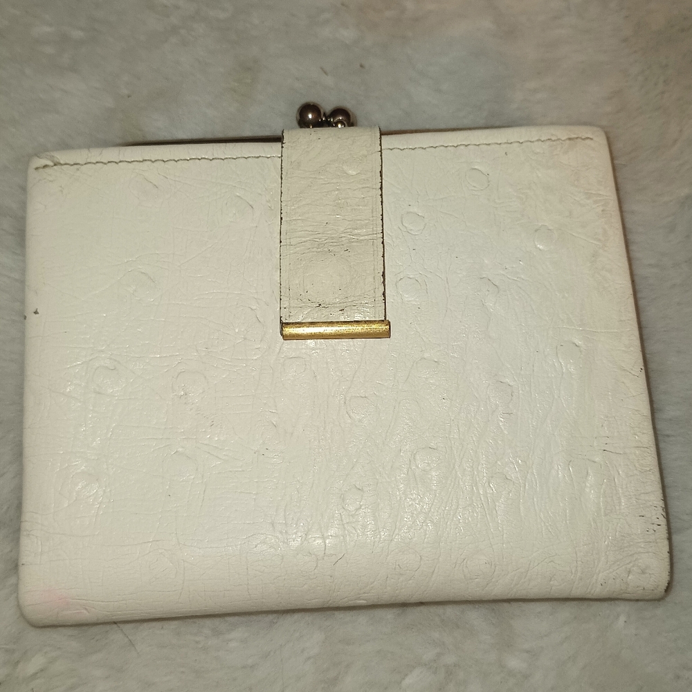 Lady Buxton Ostrich Grain Cowhide Wallet